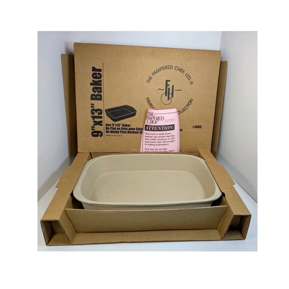 Pampered Chef 9x13 Stoneware Baker Family Heritage Collection  With Mini Spatula